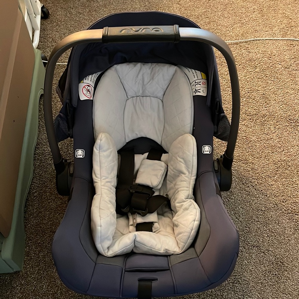 Nuna car seat. Never been in an accident